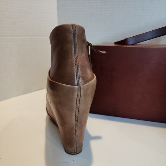 UGG Australia Womens Carmine 1001882 Brown Pull On Wedge Heel Booties Size US 8 - Picture 4 of 9